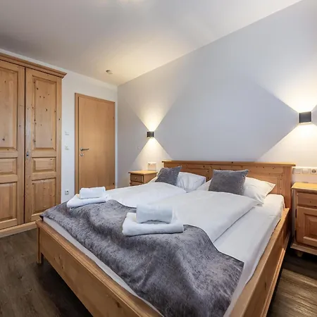 Directly On The Slope Apartment *