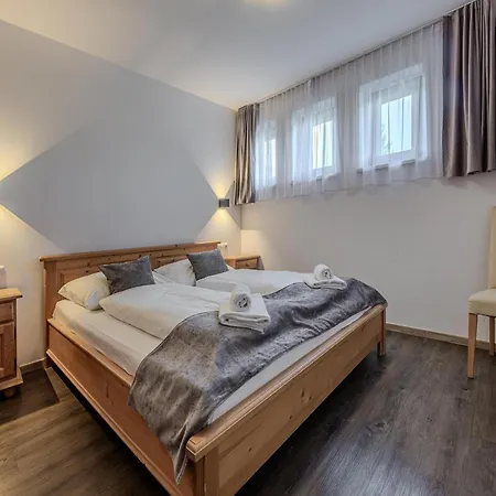 Directly On The Slope Apartment