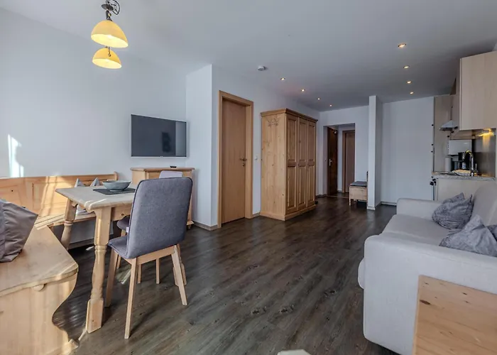 아파트 Directly On The Slope