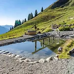 Directly On The Slope * Jochberg